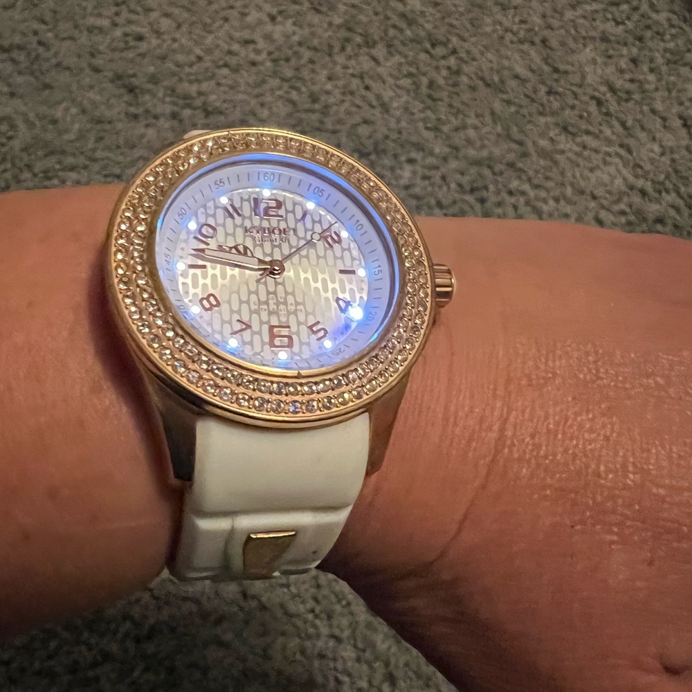 Watch - Picture 4 of 5